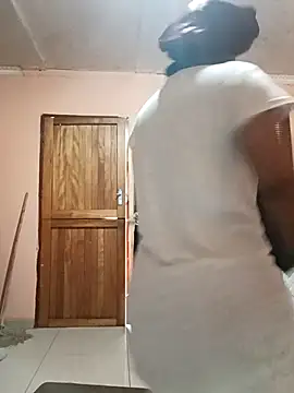 freakynyashXxXx online show from April 15, 7:03 am