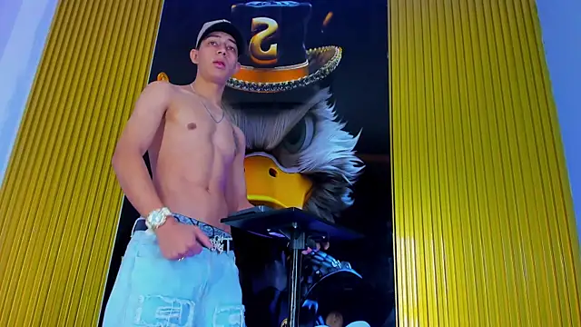 Snapshot of Dante_Brown1_ chatting on November 12, 9:18 pm Dante Brown1 online show from November 12, 9:18 pm