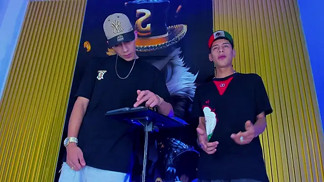 Snapshot of Dante_Brown1_ chatting on November 9, 8:46 pm Dante Brown1 online show from November 9, 8:46 pm