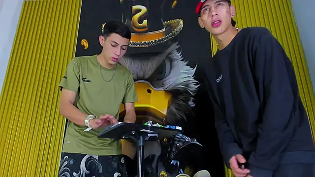 Snapshot of Dante_Brown1_ chatting on October 23, 8:51 pm Dante Brown1 online show from October 23, 8:51 pm