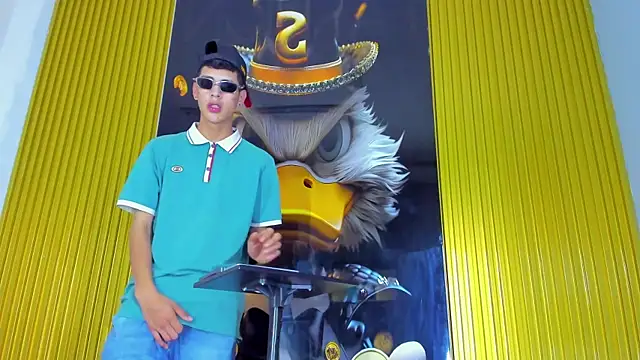 Snapshot of Dante_Brown1_ chatting on October 24, 9:47 pm Dante Brown1 online show from October 24, 9:47 pm