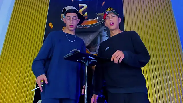 Snapshot of Dante_Brown1_ chatting on November 10, 9:42 pm Dante Brown1 online show from November 10, 9:42 pm