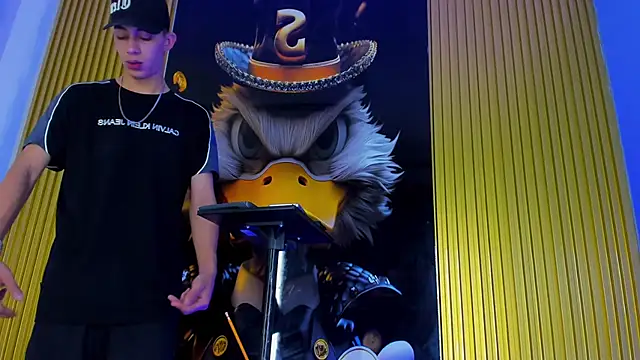 Snapshot of Dante_Brown1_ chatting on November 8, 9:40 pm Dante Brown1 online show from November 8, 9:40 pm