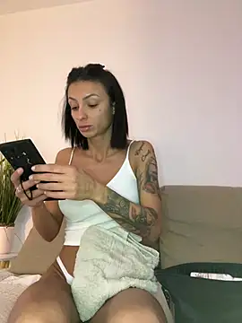 NoraAspen online show from February 14, 9:31 am