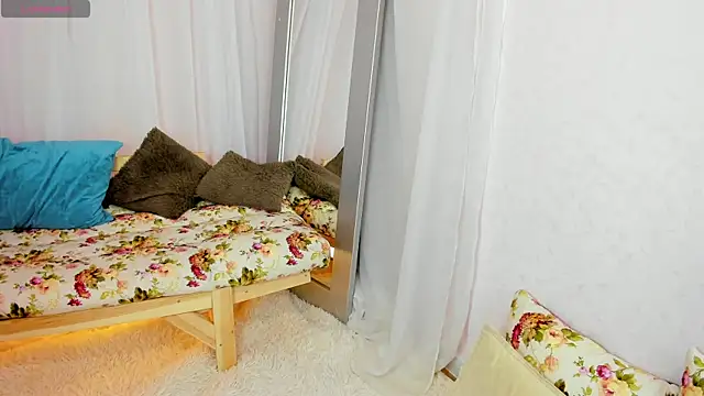 Snapshot of Belle_Wa1ker chatting on November 25, 1:06 am Belle Wa1ker online show from November 25, 1:06 am