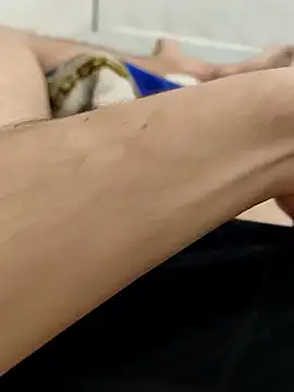 Snapshot of Yazaza1999 chatting on October 18, 1:35 pm Yazaza1999 online show from October 18, 1:35 pm