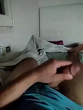 Snapshot of Yazaza1999 chatting on September 18, 12:02 am Yazaza1999 online show from September 18, 12:02 am