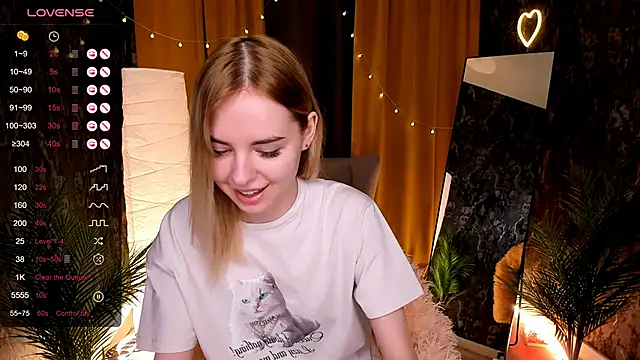 LillianShine online show from April 28, 2:21 am