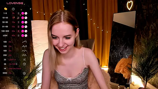 LillianShine online show from April 19, 8:48 am