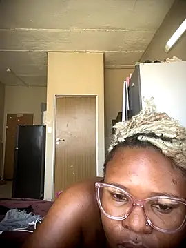 Snapshot of houseforsex chatting on October 14, 9:43 am houseforsex online show from October 14, 9:43 am