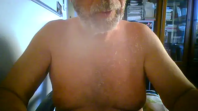 Snapshot of hpp66 chatting on May 28, 5:48 am hpp66 online show from May 28, 5:48 am