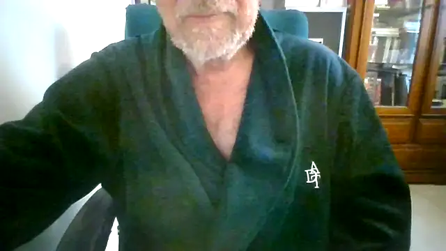 Snapshot of hpp66 chatting on April 21, 3:40 pm hpp66 online show from April 21, 3:40 pm