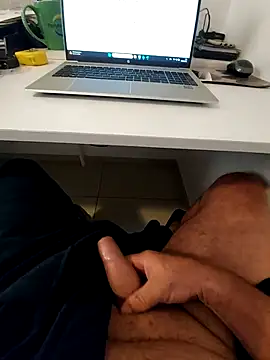 Snapshot of hpp66 chatting on May 4, 5:22 am hpp66 online show from May 4, 5:22 am