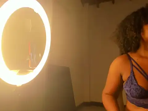 Snapshot of CAROLINNAGOMEZ chatting on November 15, 12:25 am CAROLINNAGOMEZ online show from November 15, 12:25 am