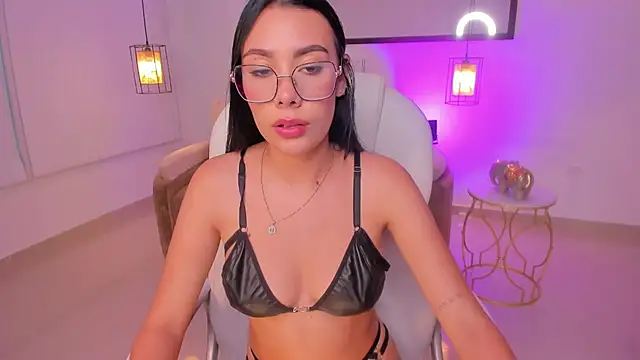 amara foxx online show from July 1, 7:03 pm