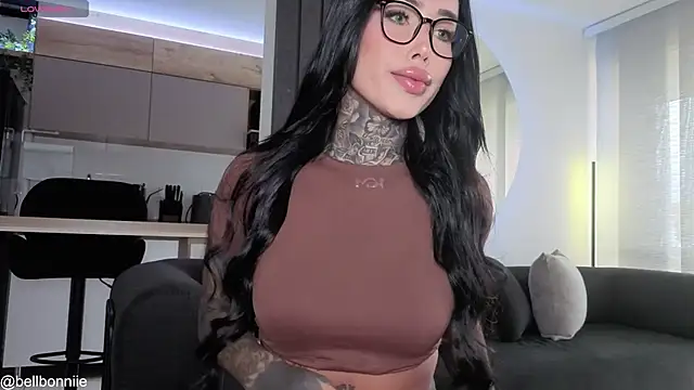 Snapshot of belllbonniie chatting on June 4, 8:13 pm belllbonniie online show from June 4, 8:13 pm