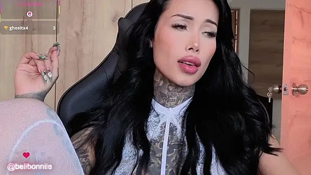 Snapshot of belllbonniie chatting on October 14, 6:52 pm belllbonniie online show from October 14, 6:52 pm
