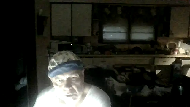 Snapshot of mapsterdaman chatting on January 8, 10:49 pm mapsterdaman online show from January 8, 10:49 pm