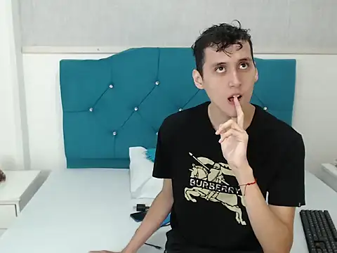 LuigiMarchetti online show from November 28, 7:47 pm