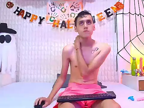 LuigiMarchetti online show from October 29, 8:52 pm