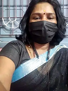 Snapshot of Tamil_Azhaghi25 chatting on June 17, 6:40 pm Tamil Azhaghi25 online show from June 17, 6:40 pm