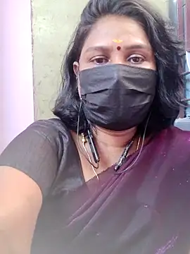 Snapshot of Tamil_Azhaghi25 chatting on June 18, 6:45 am Tamil Azhaghi25 online show from June 18, 6:45 am