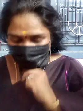 Snapshot of Tamil_Azhaghi25 chatting on June 1, 6:07 pm Tamil Azhaghi25 online show from June 1, 6:07 pm