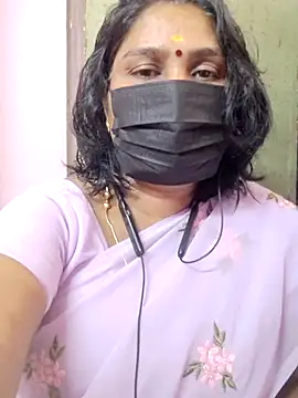 Snapshot of Tamil_Azhaghi25 chatting on May 25, 11:09 am Tamil Azhaghi25 online show from May 25, 11:09 am