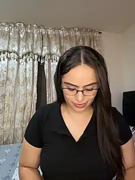 Snapshot of Tayler_Kim chatting on June 6, 7:52 pm Tayler Kim online show from June 6, 7:52 pm