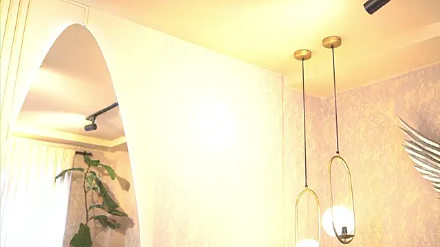 Tayler Kim online show from October 29, 6:18 pm