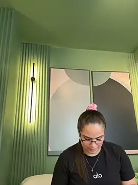 Tayler Kim online show from March 12, 6:45 pm