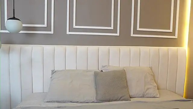 Tayler Kim online show from November 14, 8:12 pm