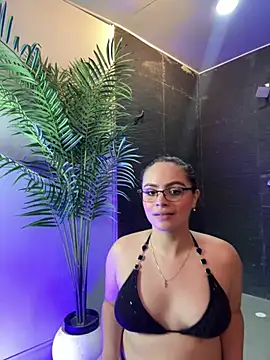 Tayler Kim online show from April 10, 6:59 pm