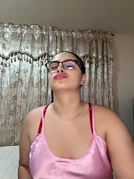Tayler Kim online show from May 9, 6:55 pm
