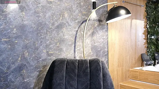 Tayler Kim online show from October 25, 6:30 pm