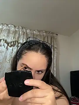 Tayler Kim online show from May 16, 9:03 pm