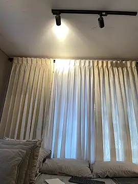 Tayler Kim online show from March 3, 6:48 pm