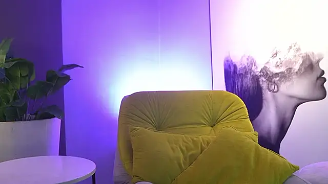 Tayler Kim online show from February 6, 6:59 pm