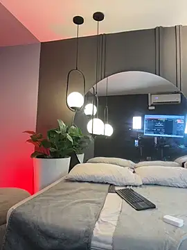 Tayler Kim online show from February 12, 6:40 pm