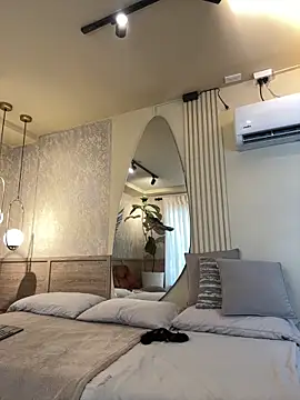 Tayler Kim online show from March 29, 4:30 pm