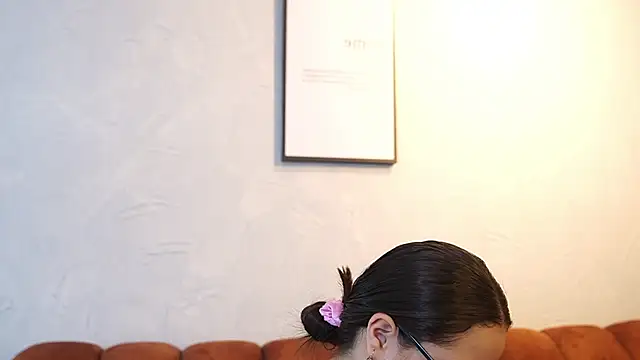 Tayler Kim online show from February 7, 6:27 pm