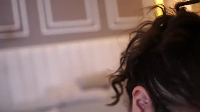 Tayler Kim online show from November 18, 6:44 pm