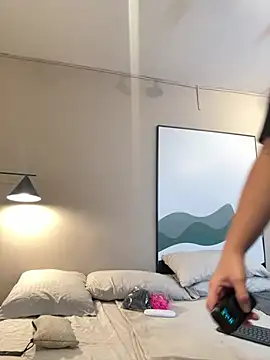 Tayler Kim online show from February 18, 6:48 pm