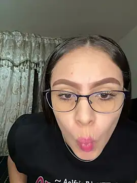 Tayler Kim online show from April 22, 10:16 pm