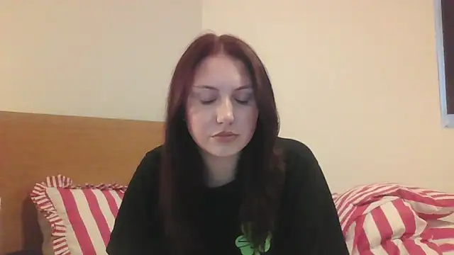 RoseMaee online show from October 21, 3:55 pm