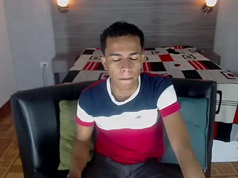 Snapshot of aston_xvera chatting on September 15, 3:18 am aston xvera online show from September 15, 3:18 am