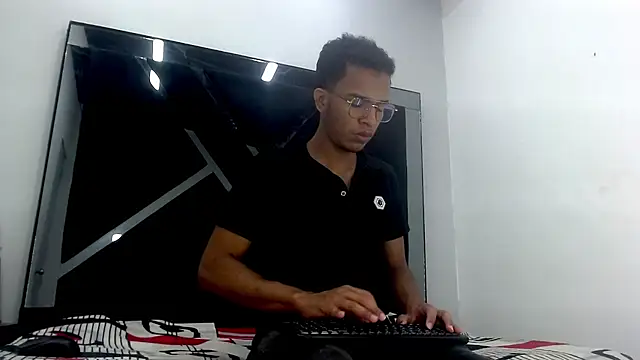 aston xvera online show from November 28, 10:54 pm