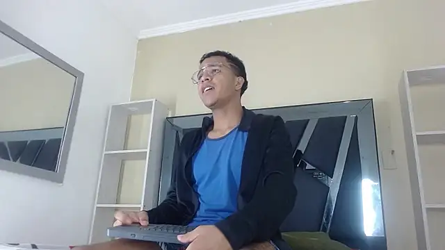 aston xvera online show from November 11, 1:06 pm