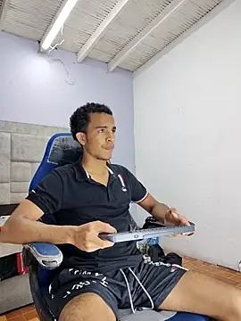 Snapshot of aston_xvera chatting on September 9, 2:54 am aston xvera online show from September 9, 2:54 am