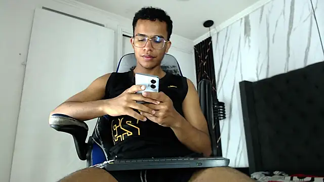 aston xvera online show from November 15, 3:43 am